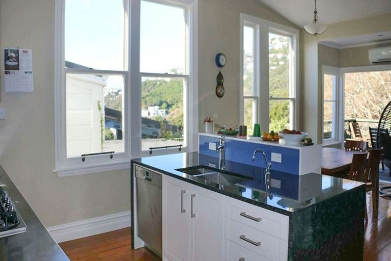 Photo of property in 9 Shannon Street, Mount Victoria, Wellington, 6011