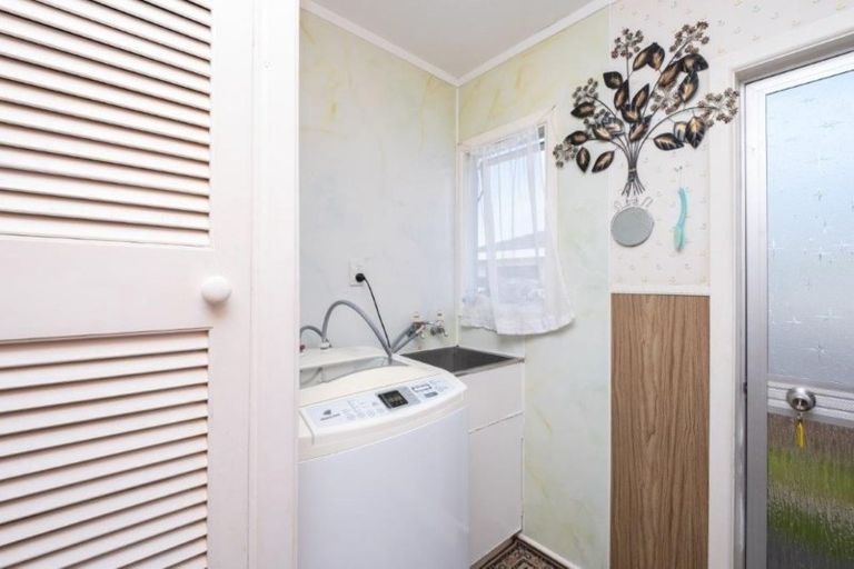 Photo of property in 8a Milmoe Street, Hawera, 4610