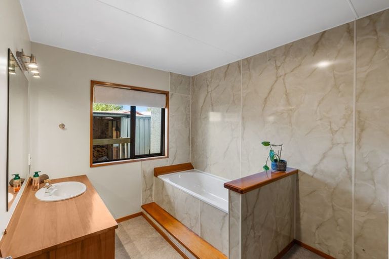 Photo of property in 18 Sunbeam Place, Halswell, Christchurch, 8025