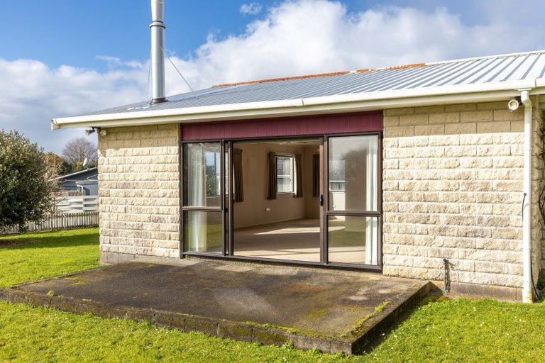 Photo of property in 2 Rangiora Place, Inglewood, 4330