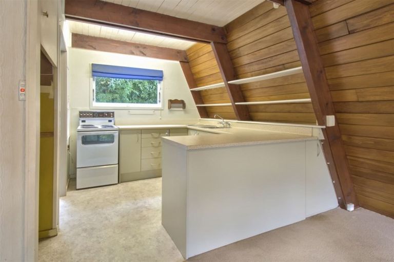 Photo of property in 24 Cornwall Street, Te Atatu South, Auckland, 0610