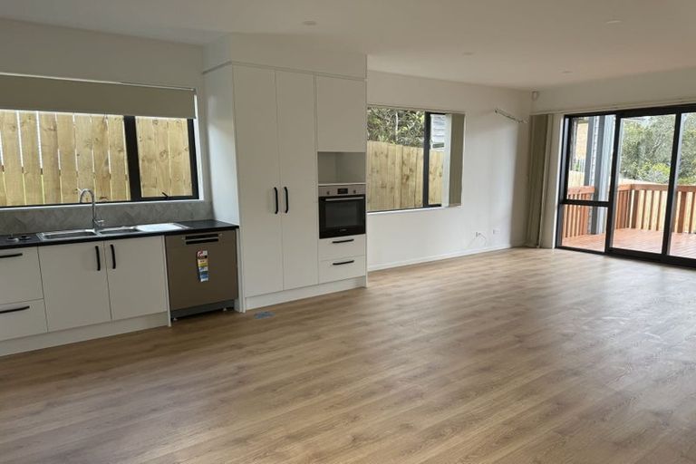 Photo of property in 1b Zion Road, Birkenhead, Auckland, 0626