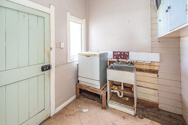 Photo of property in 4 Pharazyn Street, Gonville, Whanganui, 4500