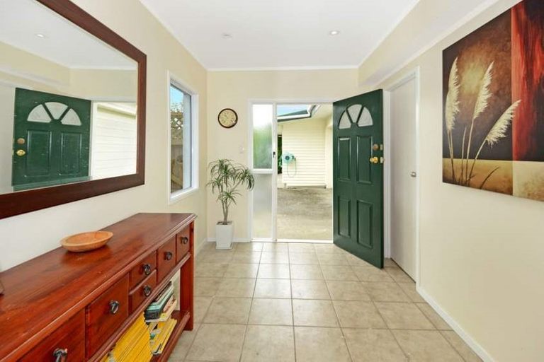 Photo of property in 50 Moore Street, Hillcrest, Auckland, 0627