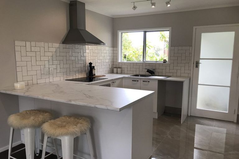 Photo of property in 3/200 Te Atatu Road, Te Atatu South, Auckland, 0610