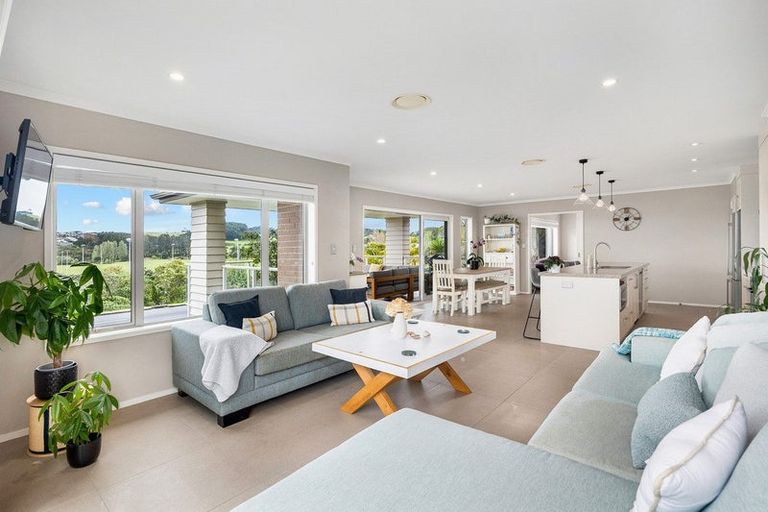 Photo of property in 40 Weatherly Drive, Beachlands, Auckland, 2018