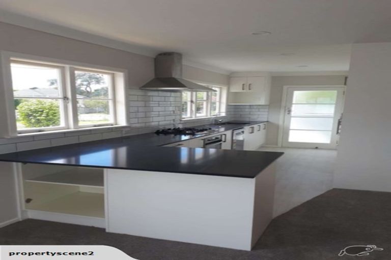 Photo of property in 40 Abbotleigh Avenue, Te Atatu Peninsula, Auckland, 0610