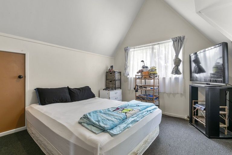 Photo of property in 99 Kemp Road, Massey, Auckland, 0614