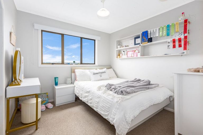 Photo of property in 68 Kahu Road, Paremata, Porirua, 5024