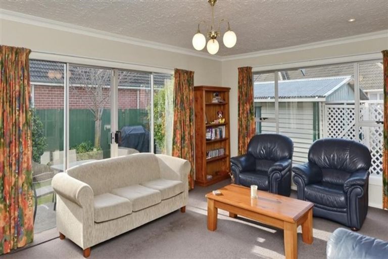 Photo of property in 14 Sevenoaks Drive, Bryndwr, Christchurch, 8053