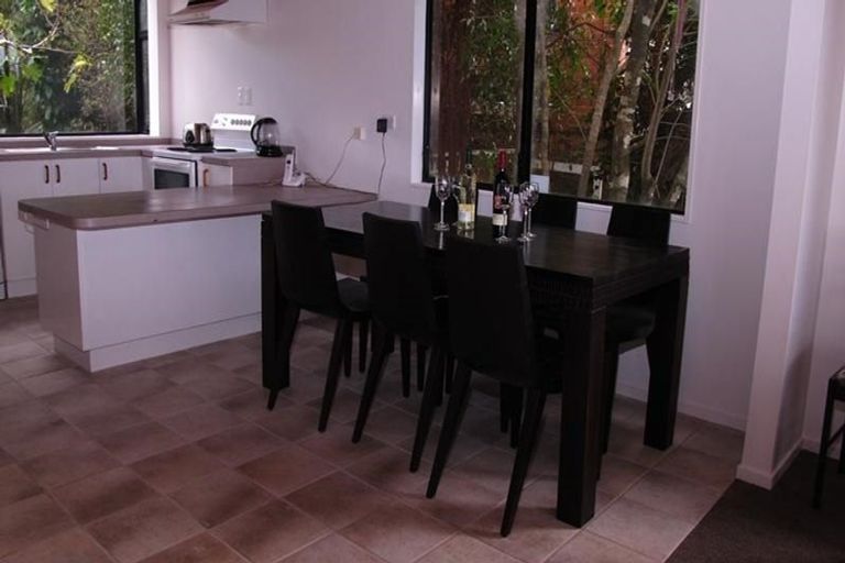 Photo of property in 14 Range Road, Swanson, Auckland, 0816