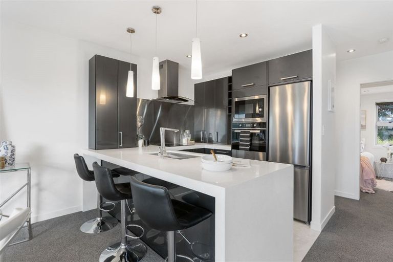 Photo of property in 5k The Esplanade, Eastern Beach, Auckland, 2012