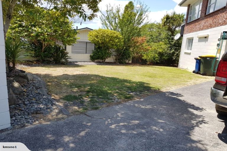 Photo of property in 22 Hartley Terrace, Massey, Auckland, 0614