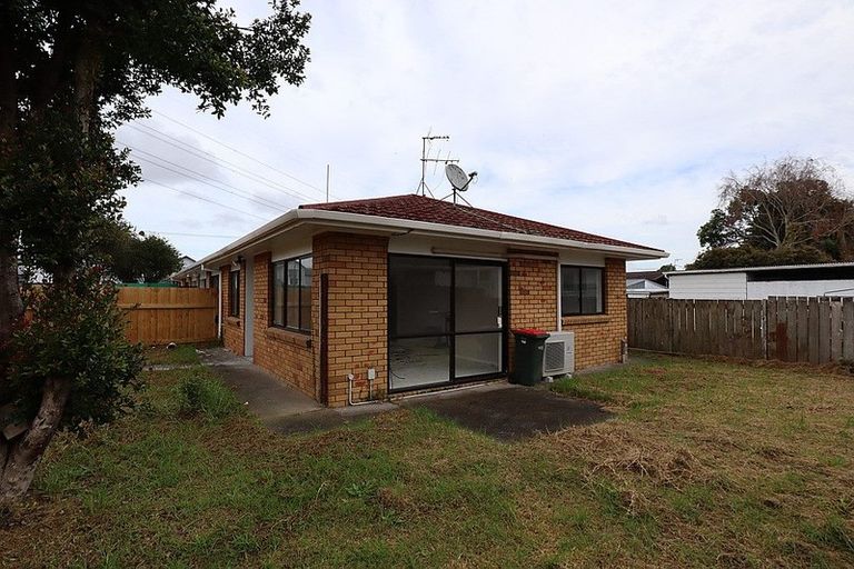 Photo of property in 2/10 Airfield Road, Takanini, 2112