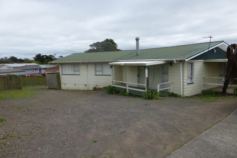 Photo of property in 583 Massey Road, Mangere, Auckland, 2022