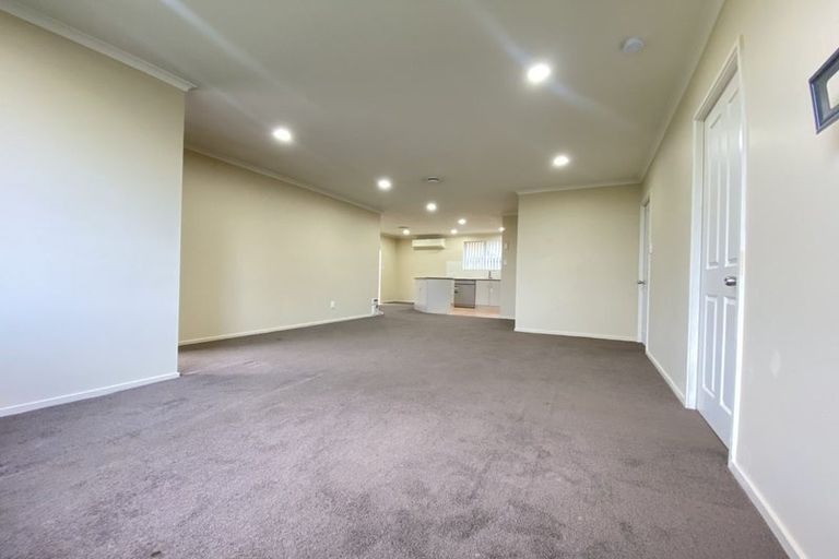 Photo of property in 10 Richard Halse Drive, Manurewa, Auckland, 2105