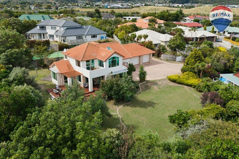 Photo of property in 15 Compass Court, Paraparaumu, 5032