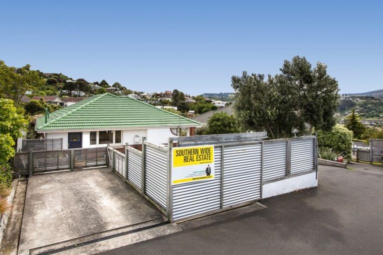 Photo of property in 83 Easther Crescent, Kew, Dunedin, 9012