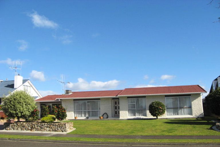 Photo of property in 18 Byrd Street, Levin, 5510