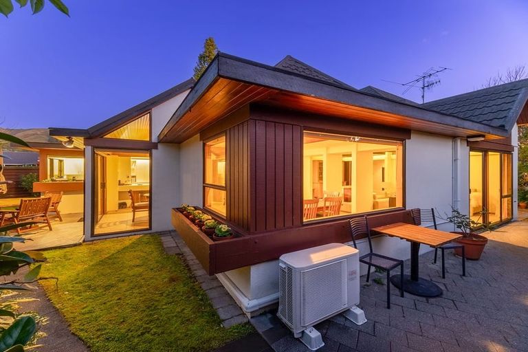 Photo of property in 10 Edgewater Street, Waikanae, 5036