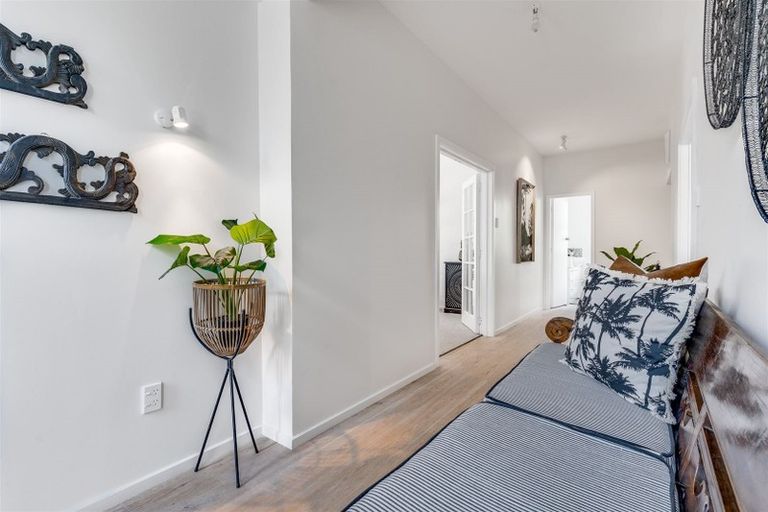 Photo of property in 137 Memorial Avenue, Burnside, Christchurch, 8053