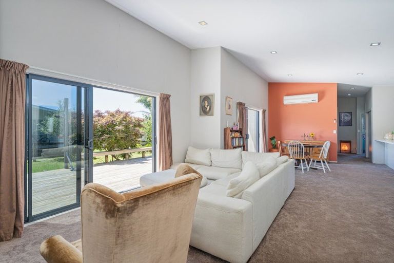 Photo of property in 5 Rena Place, Whitianga, 3510