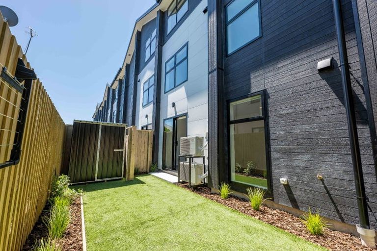 Photo of property in 2/35 Mohua Lane, Upper Riccarton, Christchurch, 8041