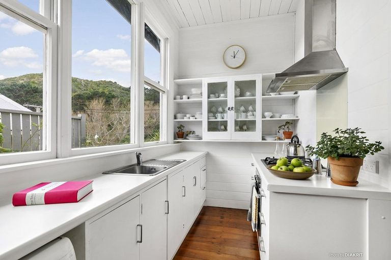 Photo of property in 26 Melbourne Road, Island Bay, Wellington, 6023