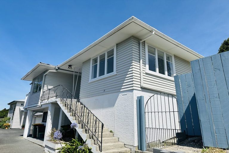 Photo of property in 21 Ludlow Terrace, Totara Vale, Auckland, 0627