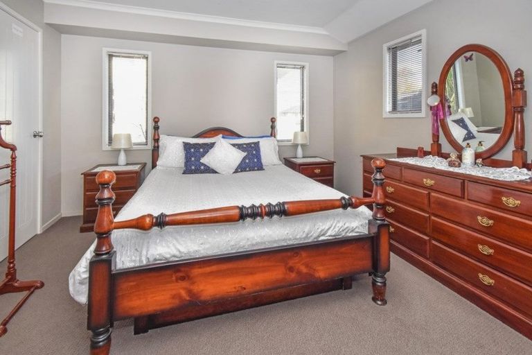 Photo of property in 16a Glenross Drive, Wattle Downs, Auckland, 2103