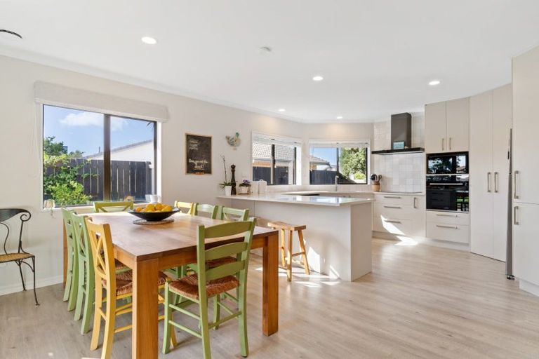 Photo of property in 6 Karia Grove, Papamoa Beach, Papamoa, 3118