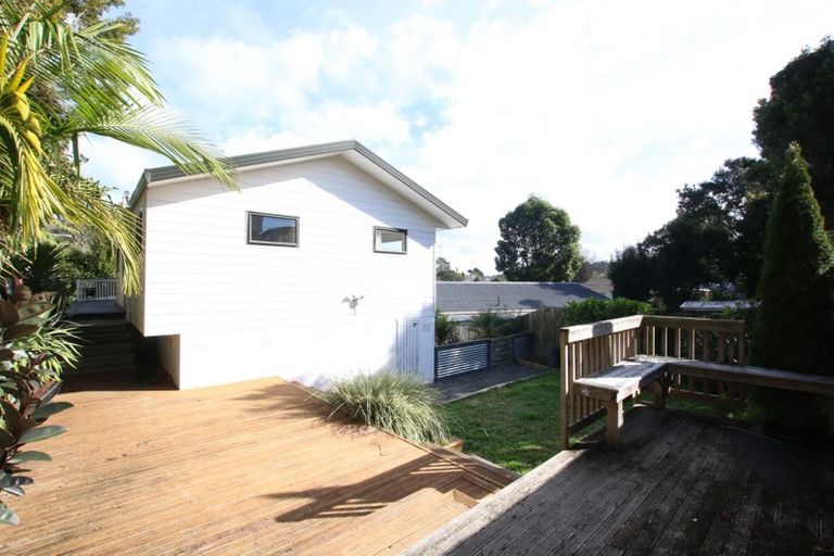 Photo of property in 2/29 Beaudine Avenue, Glenfield, Auckland, 0629