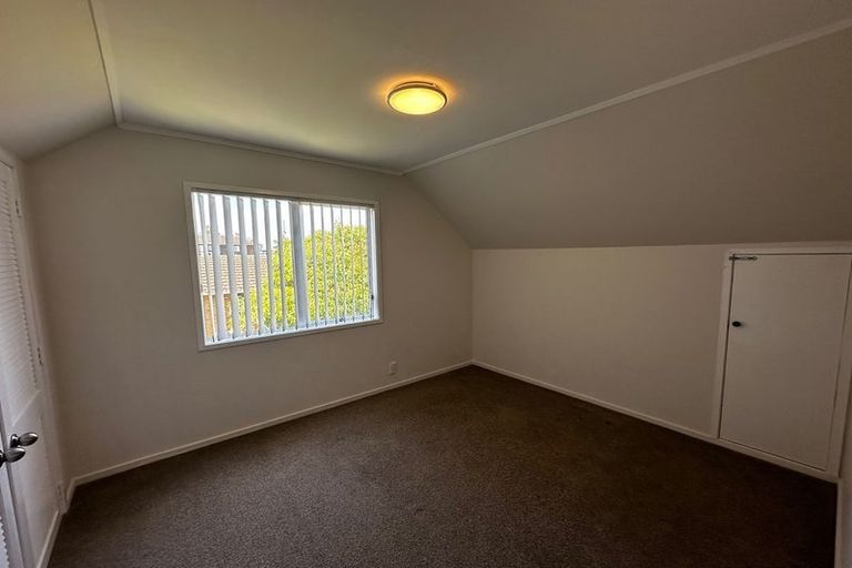 Photo of property in 2/88 Aviemore Drive, Highland Park, Auckland, 2010