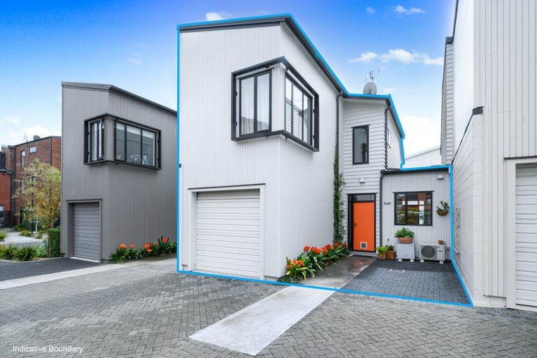 Photo of property in 7 Glidepath Road, Hobsonville, Auckland, 0616