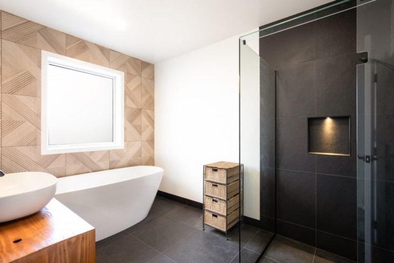 Photo of property in 13 Tari Road, Pukeatua, 3880