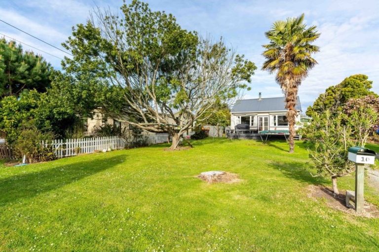 Photo of property in 10 Insley Road, Waipu, 0510