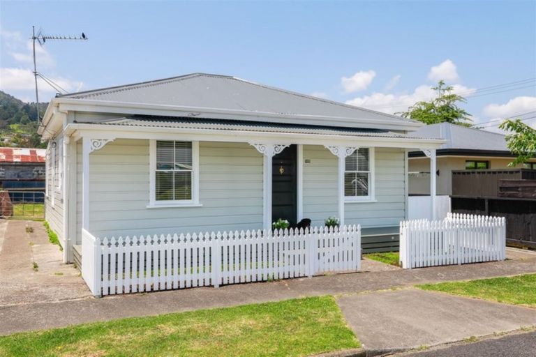 Photo of property in 102 Mackay Street, Thames, 3500