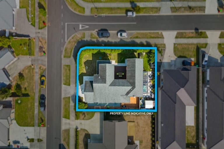 Photo of property in 17 Walter Ruddock Avenue, Kumeu, 0810