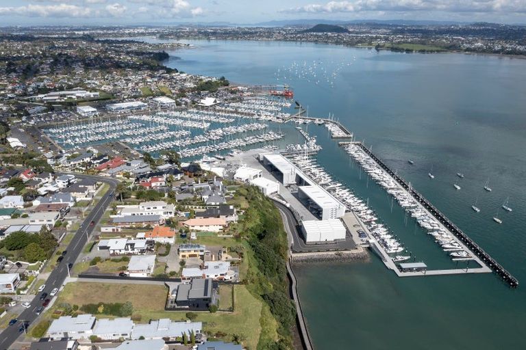 Photo of property in 27b Takutai Avenue, Bucklands Beach, Auckland, 2012