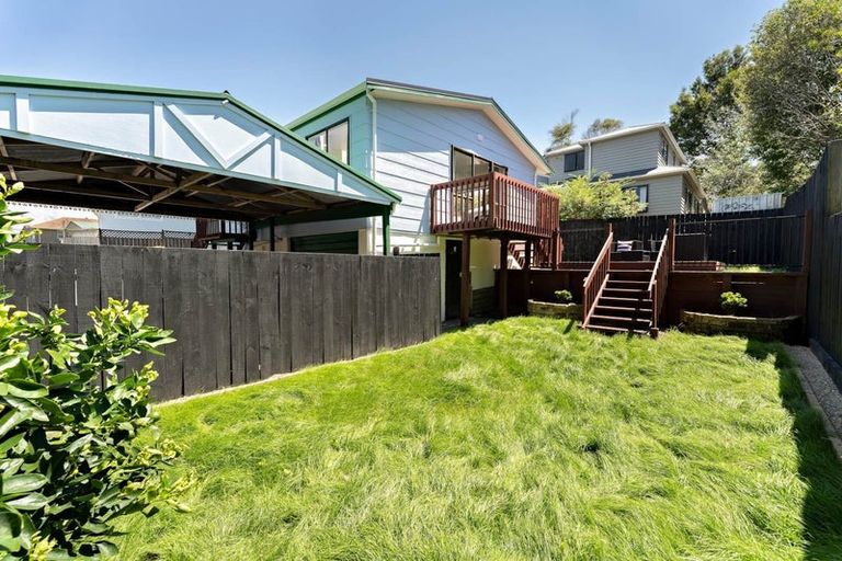 Photo of property in 2 Jonathan Place, Sunnynook, Auckland, 0620