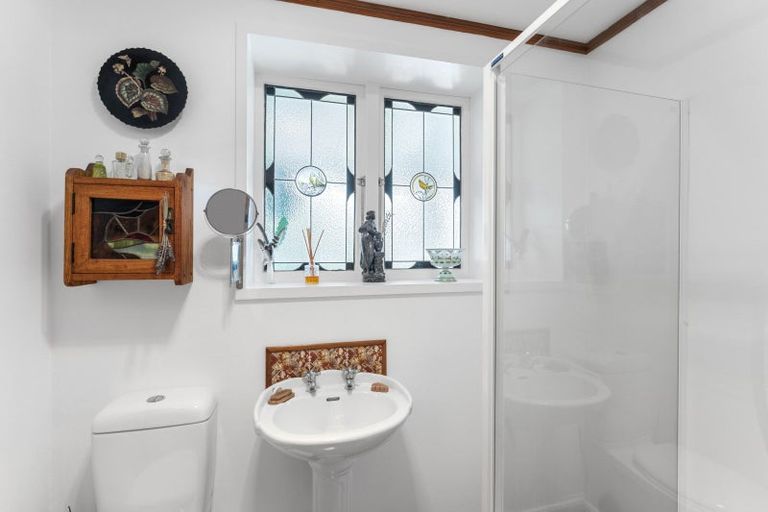 Photo of property in 17 Makora Road, Otaihanga, Paraparaumu, 5036