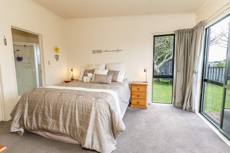 Photo of property in 3 Melfort Place, Nawton, Hamilton, 3200