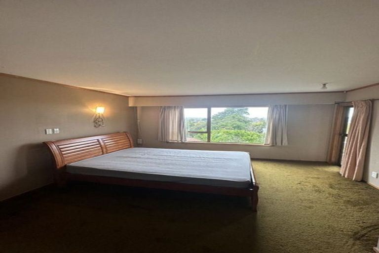 Photo of property in 118 Pupuke Road, Hillcrest, Auckland, 0627