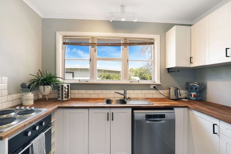 Photo of property in 43 Lewis Avenue, Aramoho, Whanganui, 4500