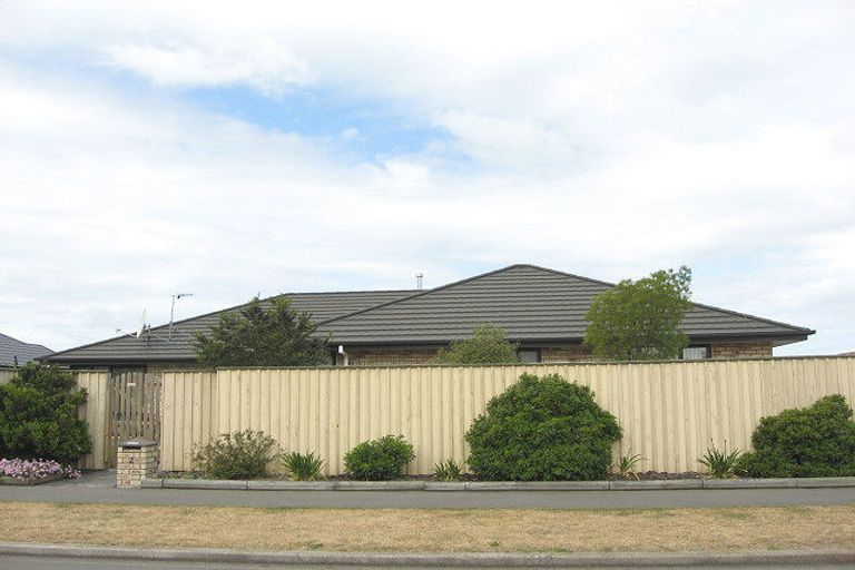 Photo of property in 2 Wisteria Place, Parklands, Christchurch, 8083