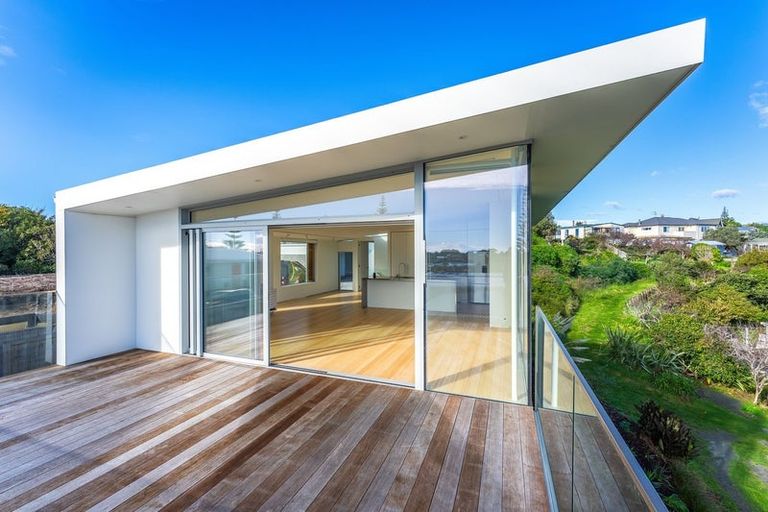 Photo of property in 20a Queens Road, Waikanae Beach, Waikanae, 5036