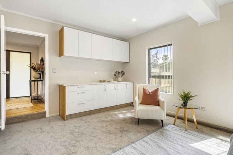 Photo of property in 10 Eagleson Street, Northcross, Auckland, 0632