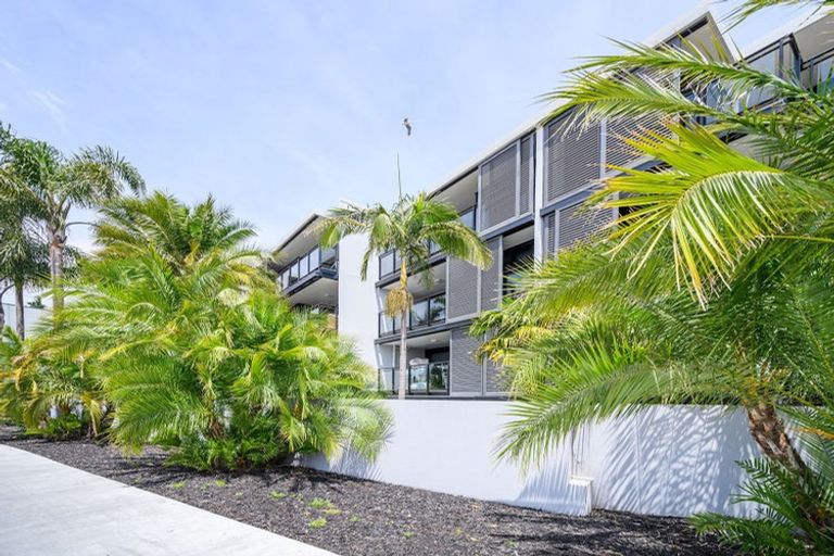 Photo of property in 2-06/424 Maunganui Road, Mount Maunganui, 3116