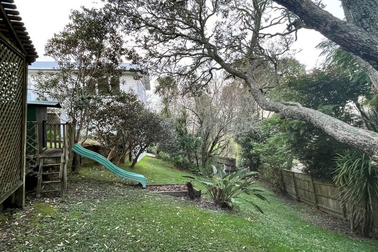 Photo of property in 9 Gull Lane, Mairangi Bay, Auckland, 0630