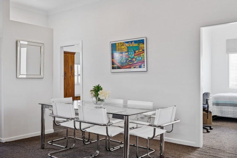 Photo of property in 43 Wood Street, Takaro, Palmerston North, 4410